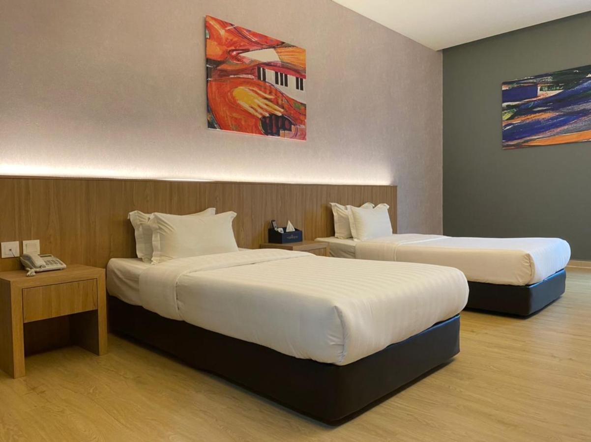 Kluang Riverview Hotel Kültér fotó